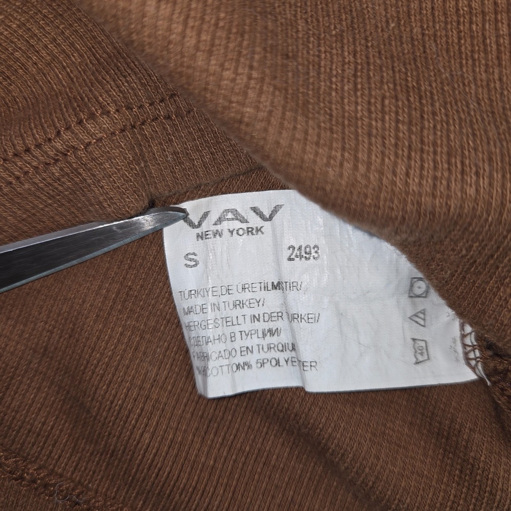Woman's Vav Basic Brown Ribbed Small Tank Top - Picture 3 of 5